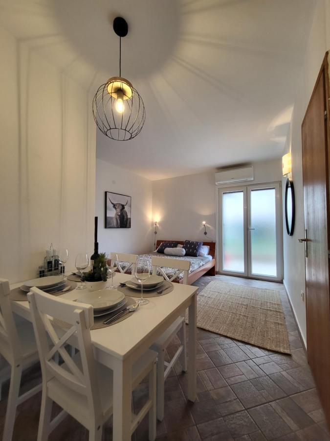 Apartmaniinprimosten Exterior photo